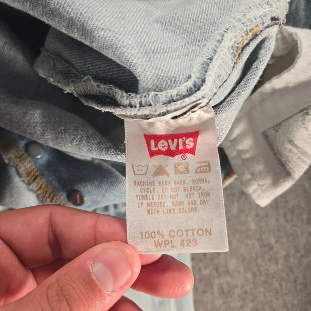 Vintage Levi's 501xx Button Fly Jeans Men 33x32 Light Wash Denim Straight Leg
